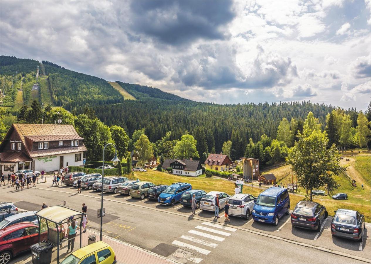 Grand Harrachov Pension V Centru Екстериор снимка