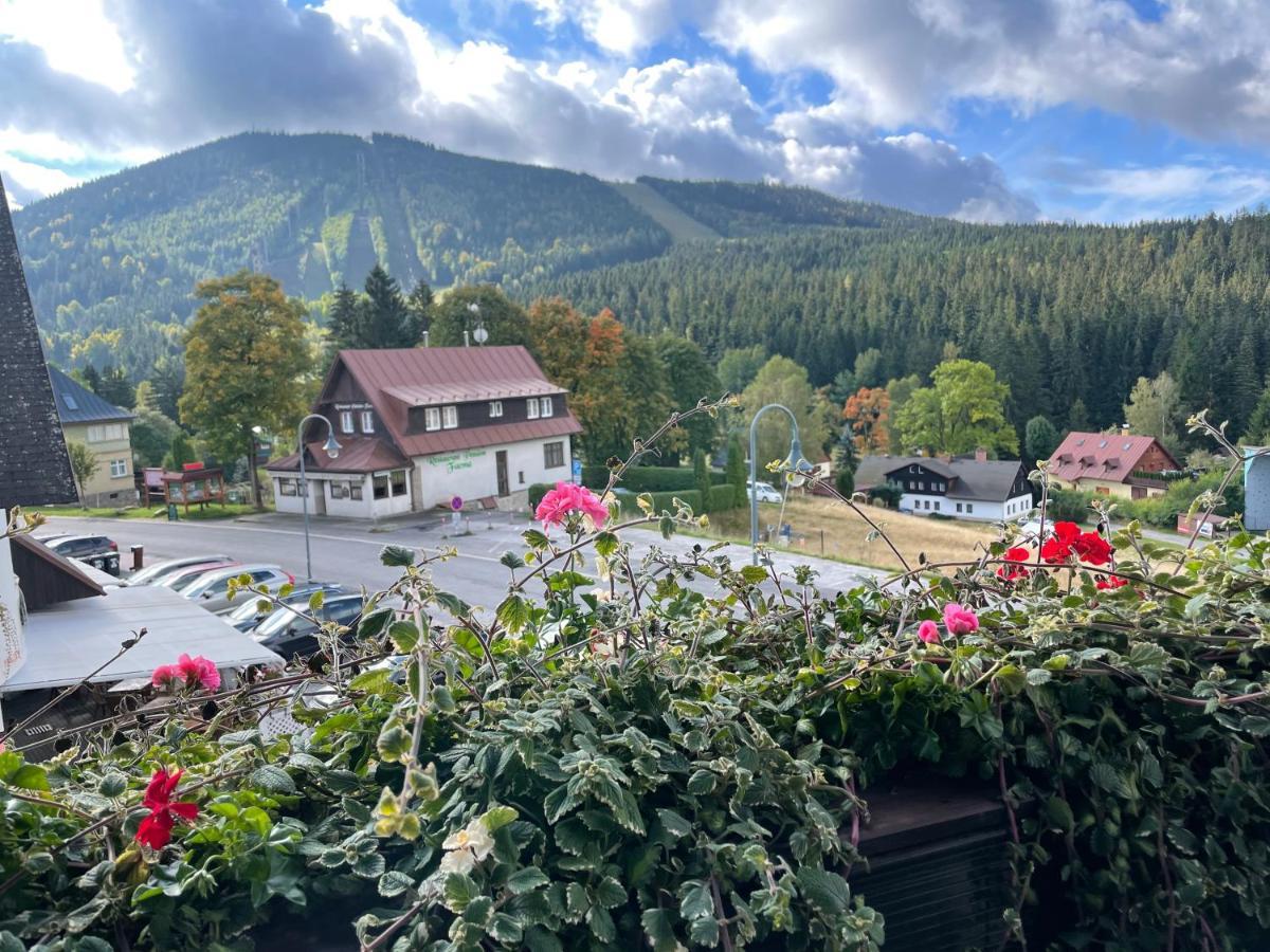 Grand Harrachov Pension V Centru Екстериор снимка