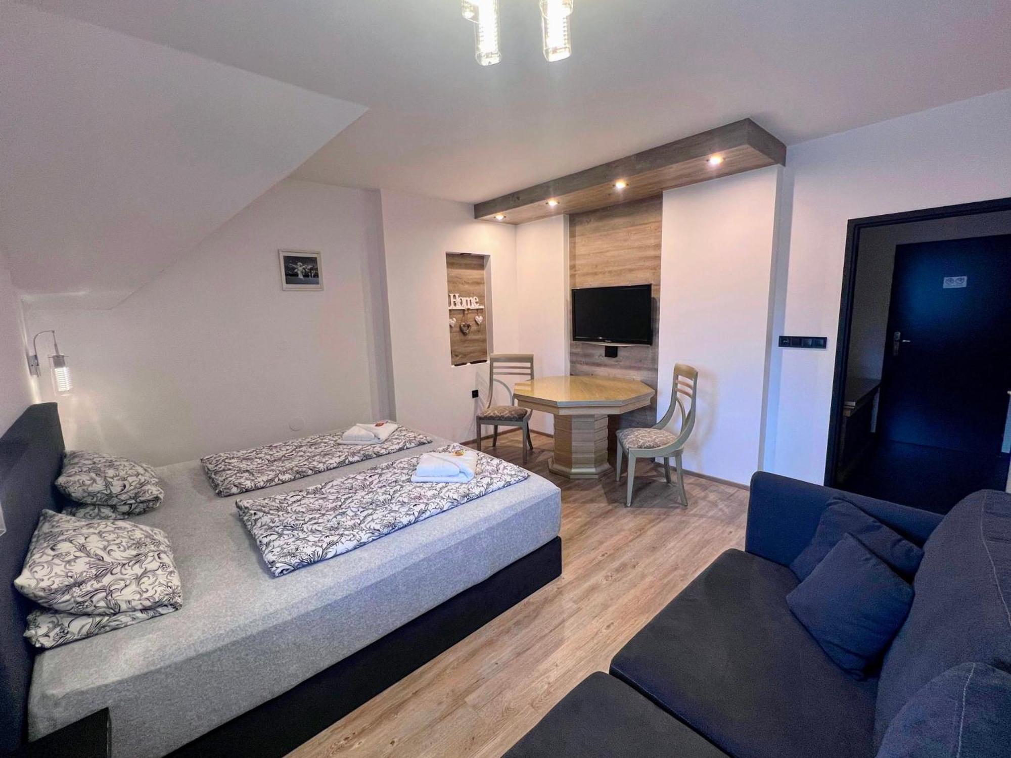 Grand Harrachov Pension V Centru Екстериор снимка