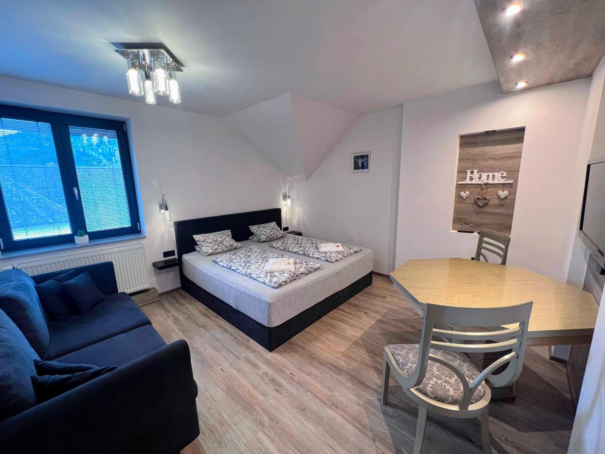 Grand Harrachov Pension V Centru Екстериор снимка