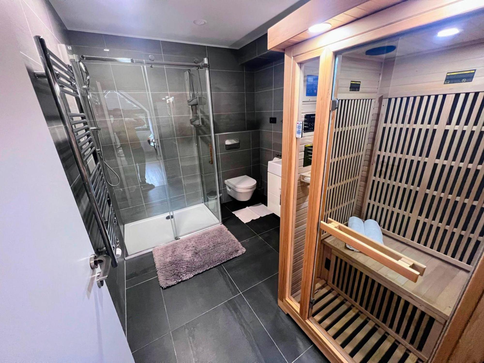 Grand Harrachov Pension V Centru Екстериор снимка